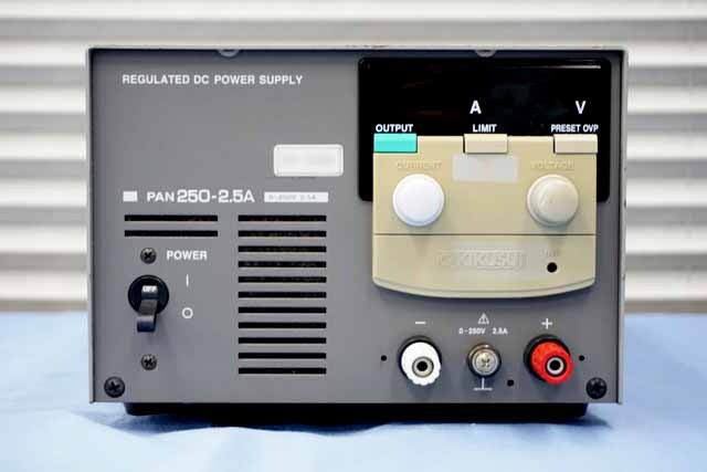 【中古品（保証あり）】菊水電子工業　直流安定化電源　PAN250-2.5A　(管理番号：UKK-04069) PAN250-2.5A
