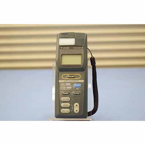 【中古品（保証あり）】横河計測　デジタル温度計　TX10-02 (90020付）  (管理番号:UKK-11275) TX10-02(90020付）