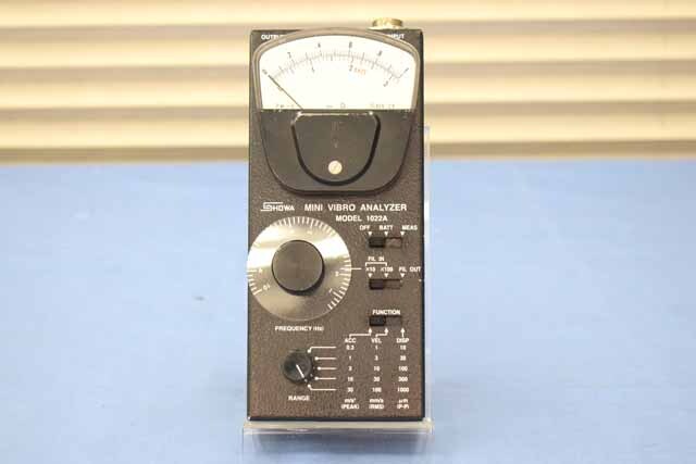 【中古品（保証あり）】昭和測器　ポータブル振動計　Model-1022A　(管理番号：UKK-11776) Model-1022A