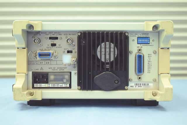 【中古品（保証あり）】アドバンテスト　マイクロ波カウンタ　R5372  (管理番号：UKK-11870) R5372