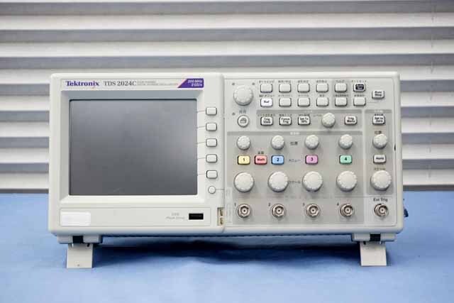 【中古品（保証あり）】テクトロニクス　デジタル・オシロスコープ　TDS2024C　(管理番号：UKK-12112) TDS2024C