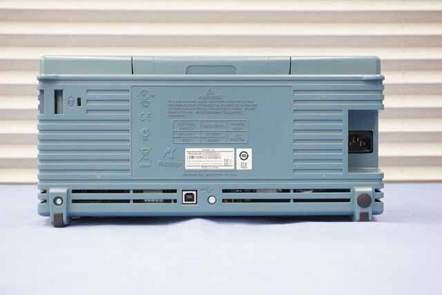 【中古品（保証あり）】テクトロニクス　デジタル・オシロスコープ　TDS2024C　(管理番号：UKK-12112) TDS2024C