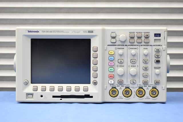 【中古品（保証あり）】テクトロニクス　デジタルオシロスコープ　TDS3014B　(管理番号：UKK-12149) TDS3014B