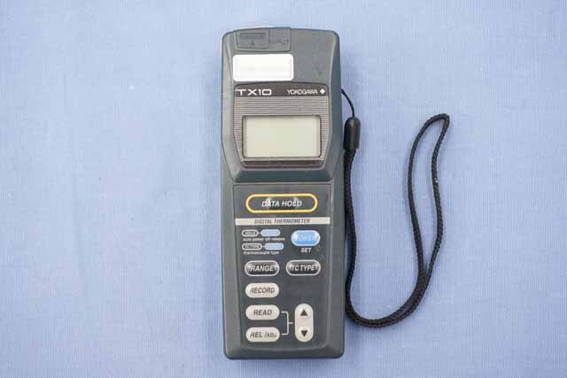 【中古品（保証あり）】横河計測　デジタル温度計　TX10-02 　(管理番号：UKK-12203) TX10-02