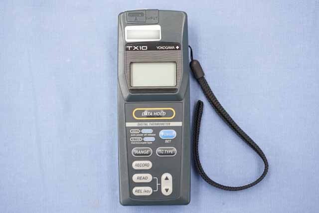 【中古品（保証あり）】横河計測　デジタル温度計　TX10-02 　(管理番号：UKK-12204) TX10-02