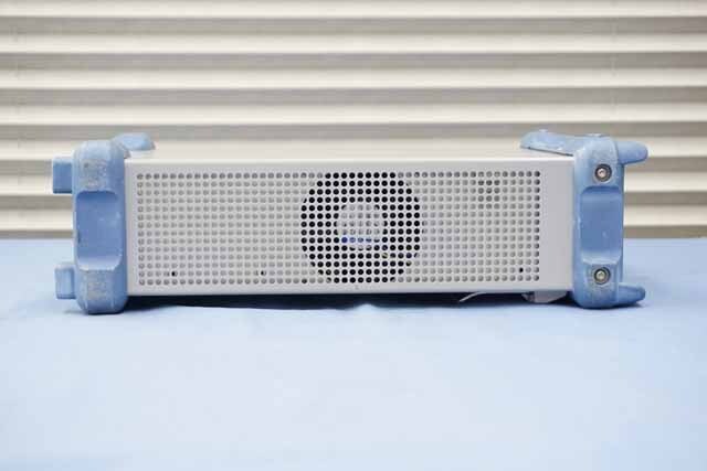 【中古品（保証あり）】ローデシュワルツ　シグナルジェネレータ　SMC100A　(管理番号：UKK-12315) SMC100A
