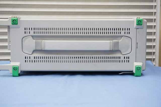 【中古品（保証あり）】アンリツ　ベクトル信号発生器　MG3700A　(管理番号：UKK-12346) MG3700A