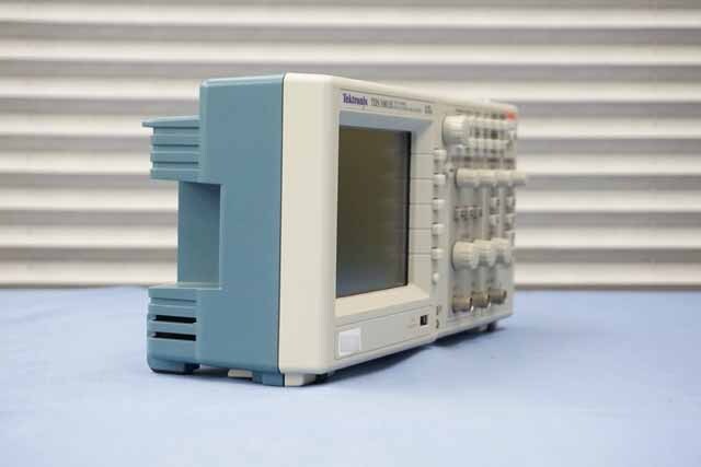 【中古品（保証あり）】テクトロニクス　デジタルオシロスコープ　TDS1001B　(管理番号：UKK-12353) TDS1001B