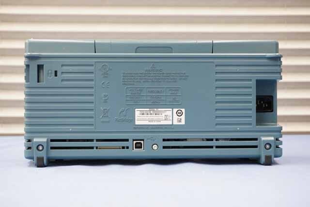 【中古品（保証あり）】テクトロニクス　デジタルオシロスコープ　TDS1001B　(管理番号：UKK-12353) TDS1001B