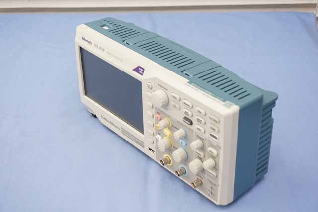 【中古品（保証あり）】テクトロニクス　デジタルオシロスコープ　TBS1072B　(管理番号：UKK-12553) TBS1072B